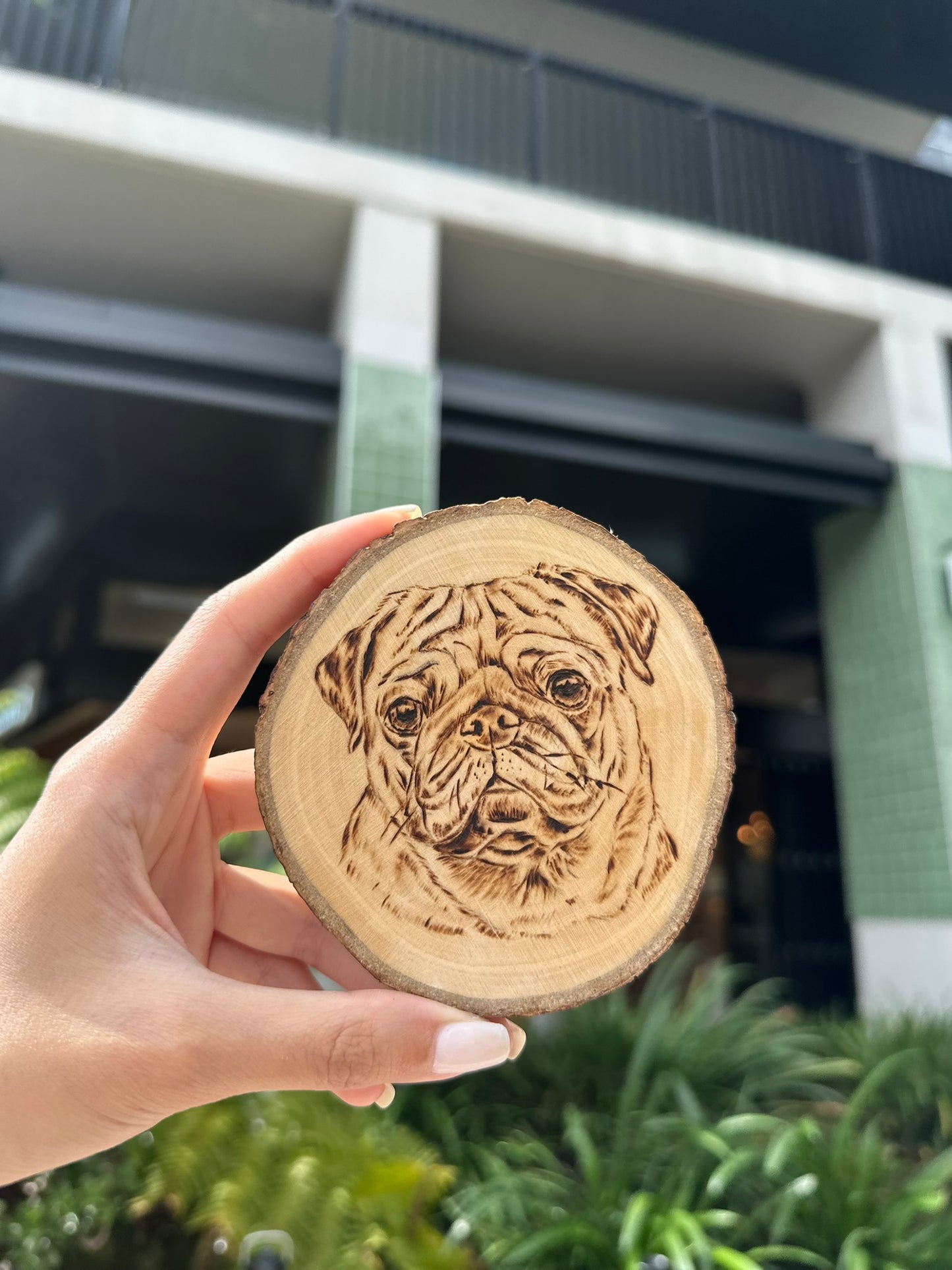 Natural Wood Circle Custom Pet Portrait – Hand-Burned Pyrography Art