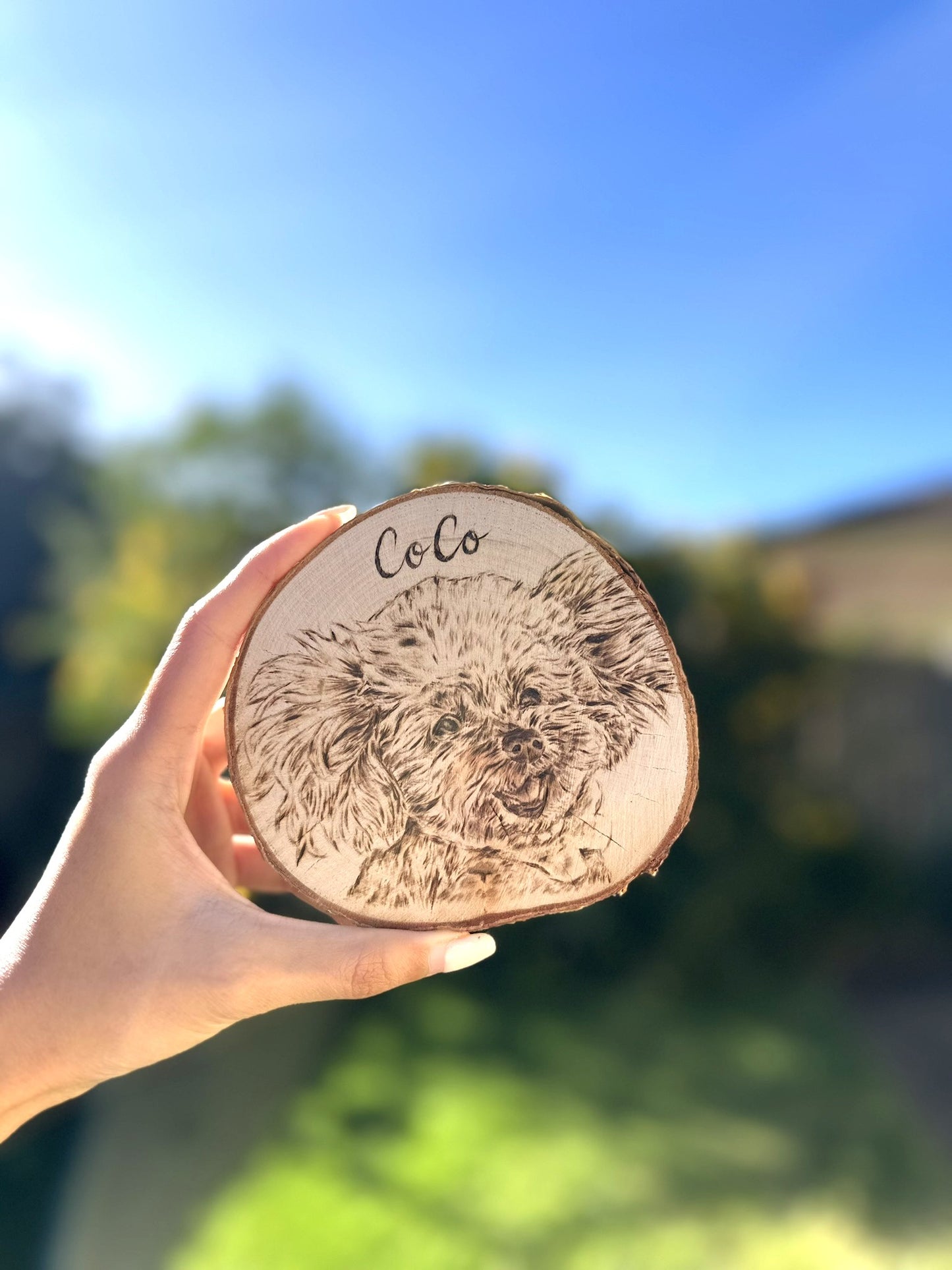 Natural Wood Circle Custom Pet Portrait – Hand-Burned Pyrography Art