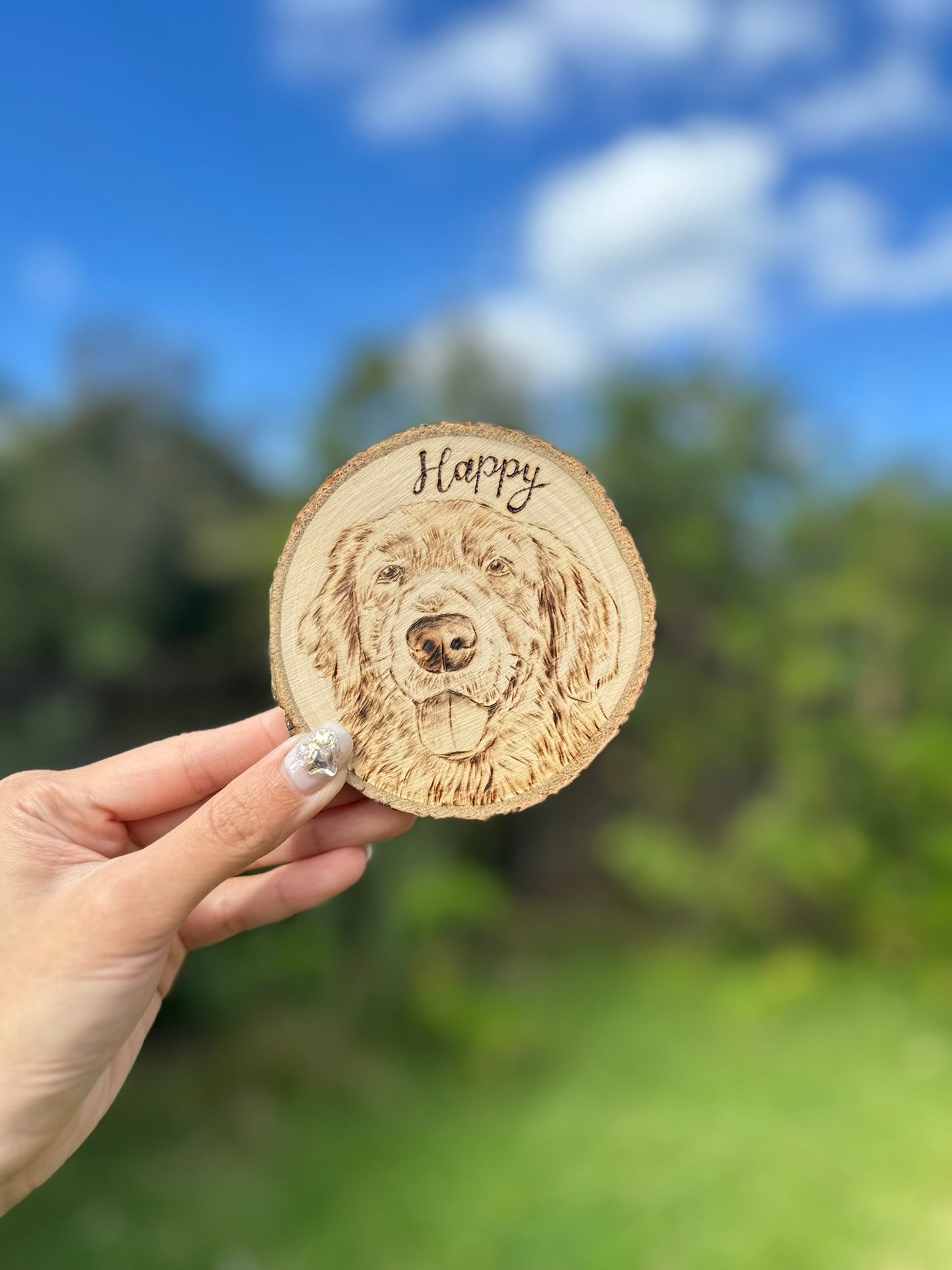 Natural Wood Circle Custom Pet Portrait – Hand-Burned Pyrography Art