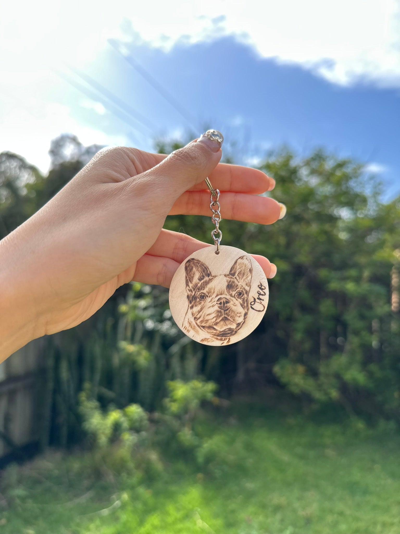 Small Gifts – Custom Pet Portrait Wooden Key Chains smiley dog